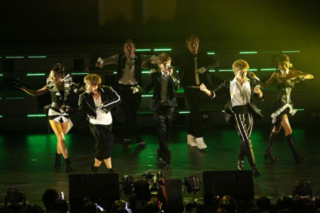 AAA 出道6周年纪念演唱会