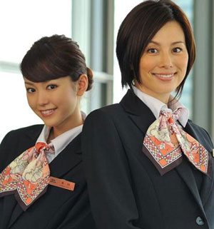 米仓凉子 桐谷美玲空姐制服亮相 日本通 米仓凉子 桐谷美玲空姐制服亮相 日本通