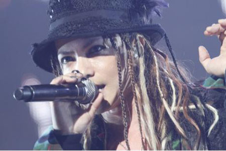 彩虹乐队20周年巡演揭幕 吸引4万歌迷捧场