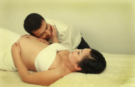 日本研制出“Mommy Tummy”系统 让男性真切体验怀孕的艰辛