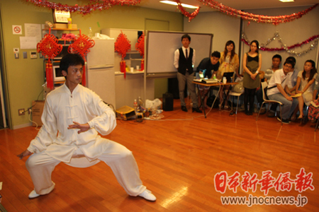 在日华人留学生举办中秋联欢晚会