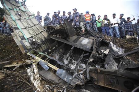 观光飞机在尼泊尔坠毁 一名日本人遇难