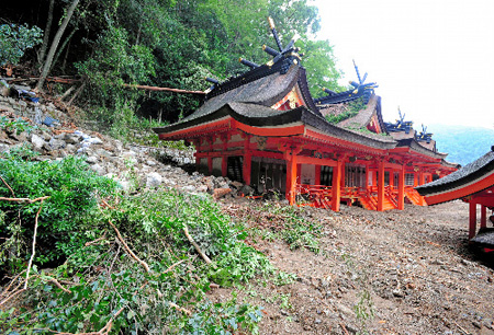 日本文化遗产遭暴雨损害严重 那智山文觉瀑布崩塌