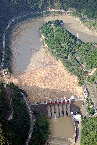 和歌山3座大型水坝失去运作能力 椿山水坝水位溢满