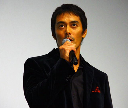 新垣结衣出席新参者剧场版首映短发造型获称赞