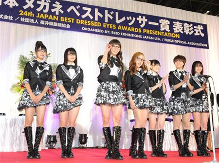 AKB48获最佳眼镜特别奖 团体内组“MGN48”