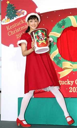绫濑遥可爱圣诞装 代言KFC炸鸡广告