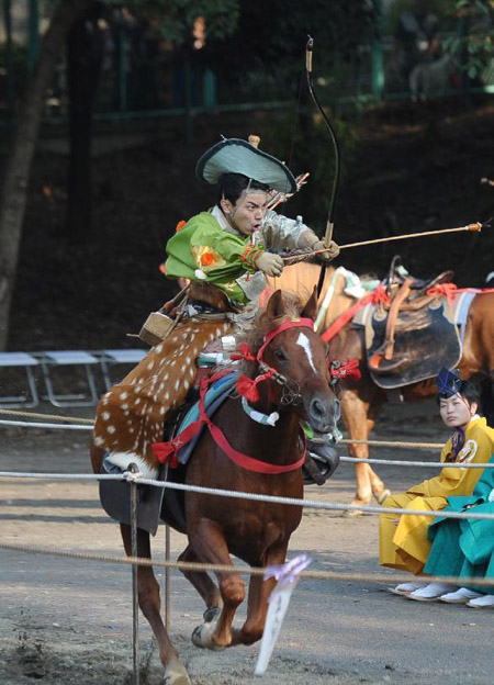 日本传统技艺射箭表演“流镝马”