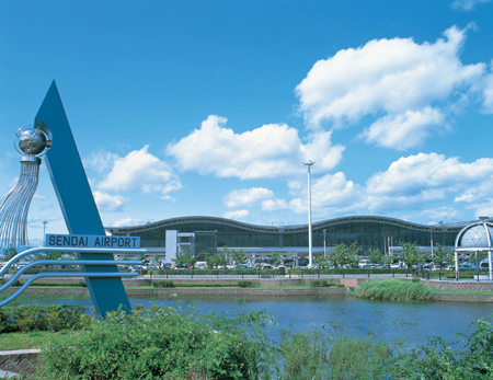仙台机场恢复国际航线 热情迎接外国游客