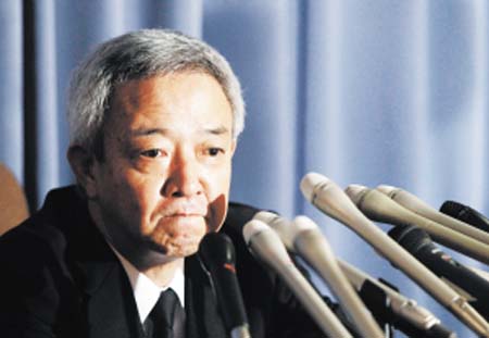 日本复兴大臣称日本海啸遇难者为“笨蛋” 受到猛烈批评