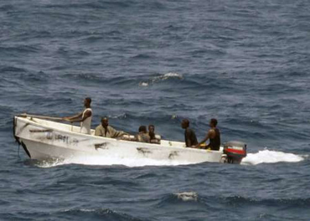 日本考虑新“武装护航”方案应对海盗问题 自卫队进驻民船