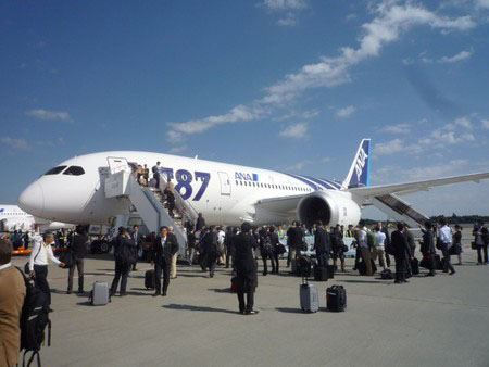全日空全球首架波音787客机今日首航 最高票价3.3万美元