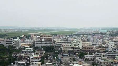 冲绳县知事强烈要求将普天间机场迁移到冲绳县以外地区