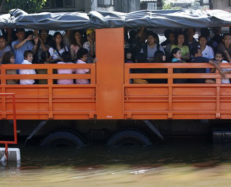 受泰国洪灾影响 日本将向泰国日系企业员工发放劳动签证