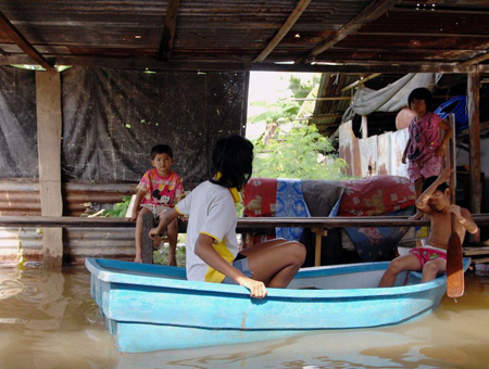 泰国洪灾日企损失严重 枝野幸男称政府将提供援助