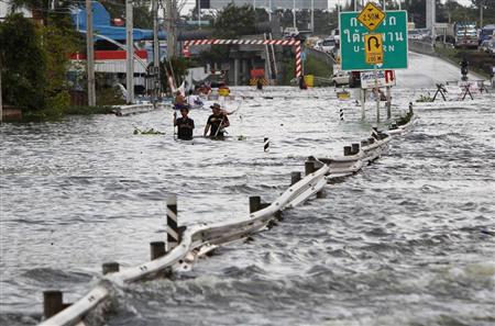 泰国洪灾持续肆虐 当地日本人纷纷回国避难