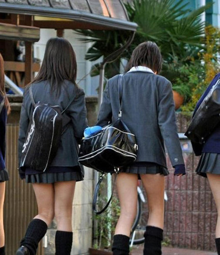 调查探秘：日本女生的裙子为什么那么短（组图）