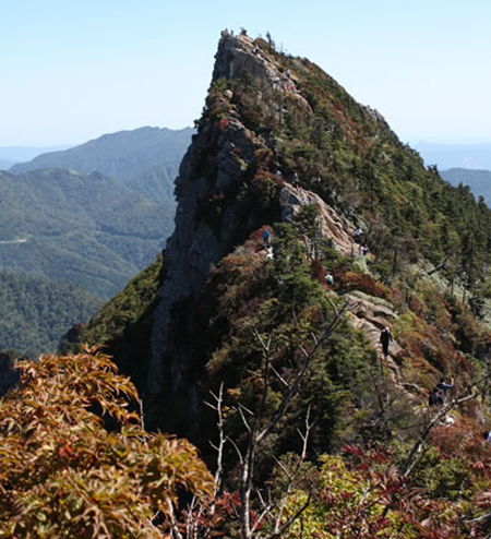 石锤山