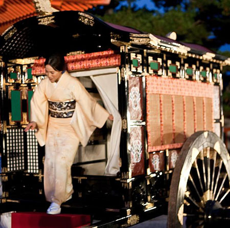 平安神宫首次举办电影活动 生田&中谷乘牛车宣传新片 - 日本通
