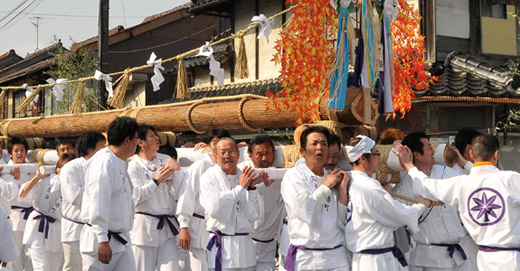 诹访神社•柱祭