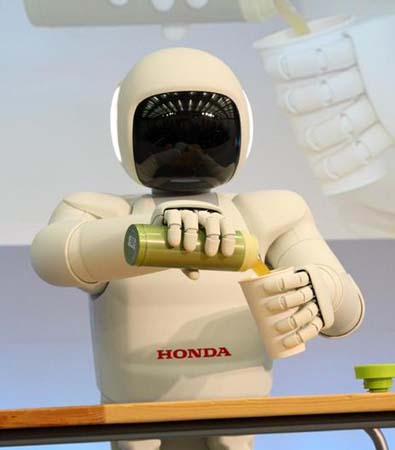 本田双足机器人新款“ASIMO”公开 可打开瓶盖倒水