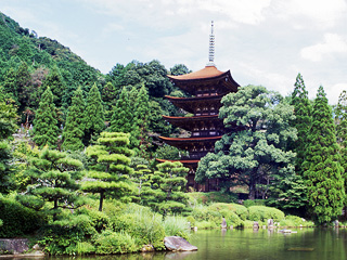 国宝瑠璃光寺五重塔