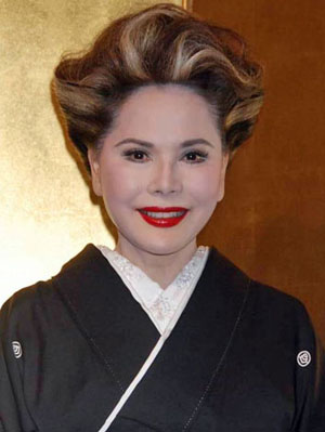 黛薇夫人展开联名运动要求日本皇太子让位秋筱宫