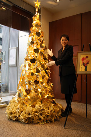 日本推出价值1.5亿日元的黄金圣诞树