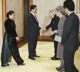 日本天皇接见越南总理感谢震后援助