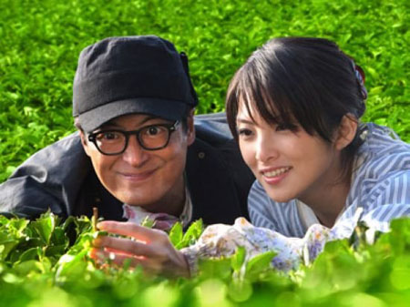 阵内孝则搭档田中丽奈扮茶农 主演电影《播种的旅人》