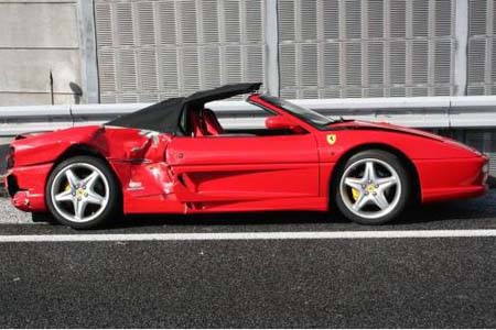 日本发生世界最昂贵车祸 8辆法拉利3辆奔驰1辆兰博基尼