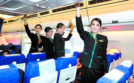 泰国变性人空姐亮相 日语也精湛