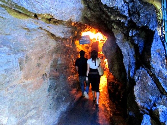 东海第一的钟乳石洞－龙岩洞