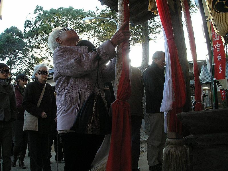 神社寺院初参拜 香火旺盛的日本“初诣”