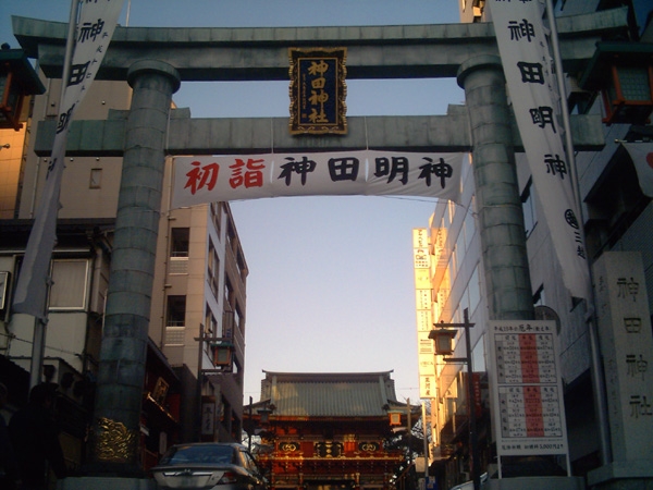 神社寺院初参拜 香火旺盛的日本“初诣”