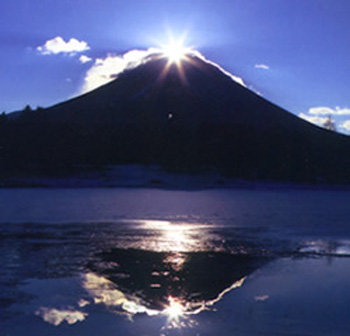 冬季独特风景之钻石富士