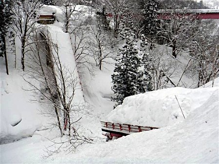 大雪再袭日本北陆地区积雪将超5米