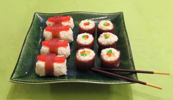 外国人制作的寿司口袋蛋糕