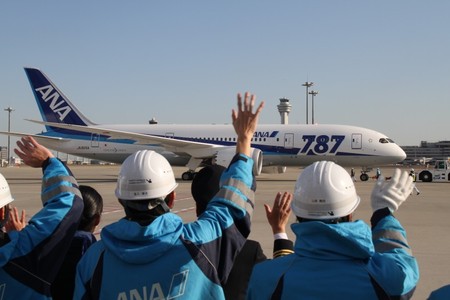 波音787客机今日投入羽田至北京航线