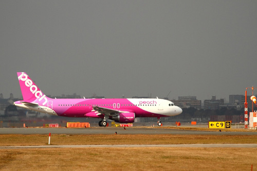 格安航空A320训练机起飞后被迫立即返回关西机场