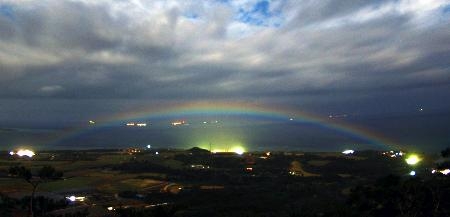 冲绳县月夜出现稀有彩虹 石垣市天文台拍下奇景