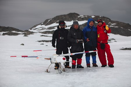 日本小型无人机南极环境考察300公里取得成功
