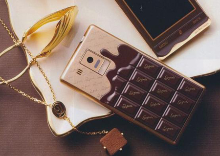 美味诱人的巧克力限量版Q-pot. Phone卖萌了！