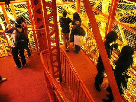 日本恋人共度情人节首选之地——东京塔浪漫灯彩