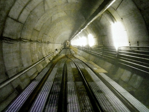 冈山县水岛炼油厂海底隧道坍塌5名员工下落不明