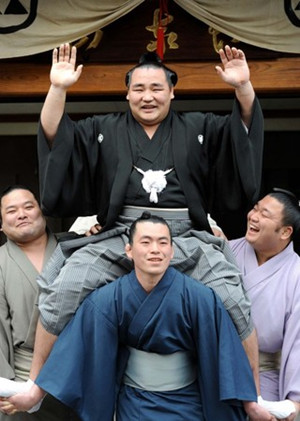 鹤龙晋升大关日本相扑迎来新时代