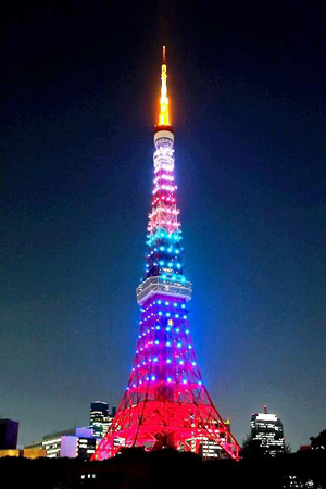 你是否注意到东京铁塔的奇幻的颜色变化