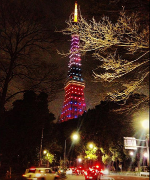 你是否注意到东京铁塔的奇幻的颜色变化