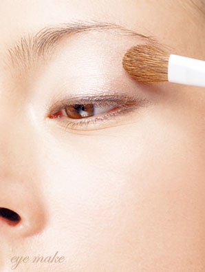 嘉娜宝高端彩妆LUNASOL“净化化妆”流程---眼妆画法