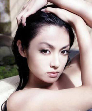 日本女性每月花在美容护肤上的费用是多少？